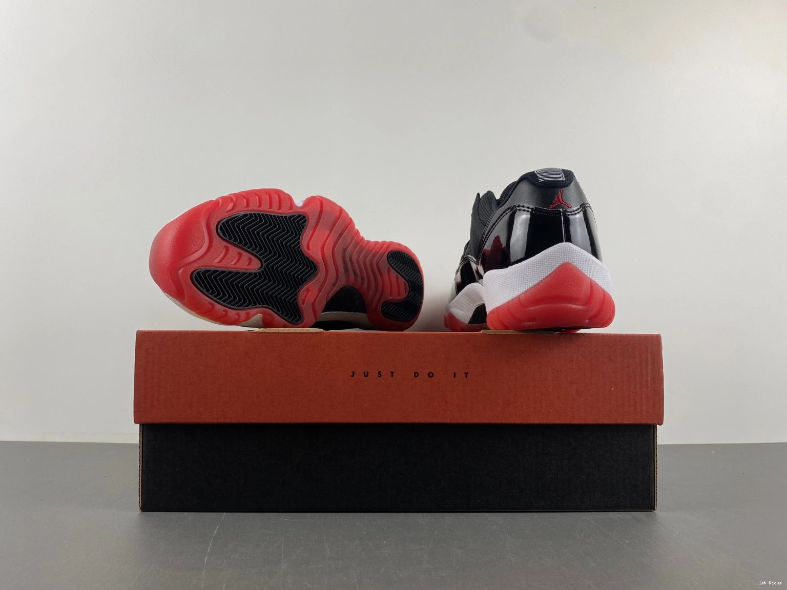 Low Jordan 'Bred' 2025 FV5104-006 11 Air Retro 0308